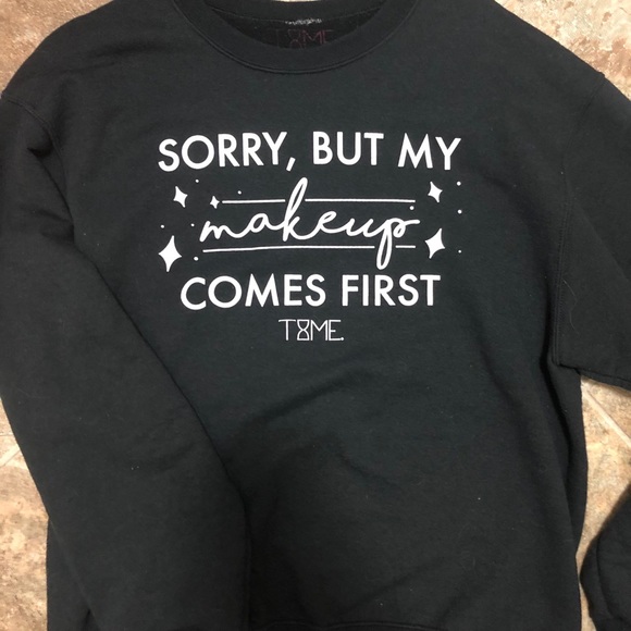 Makeup Pullover - Picture 1 of 3